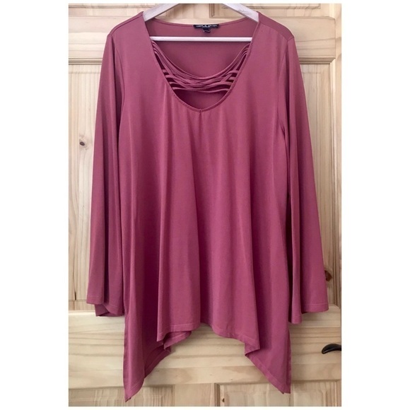 Cable & Guage lattice neck flowy tunic plus size 1X - Picture 3 of 13